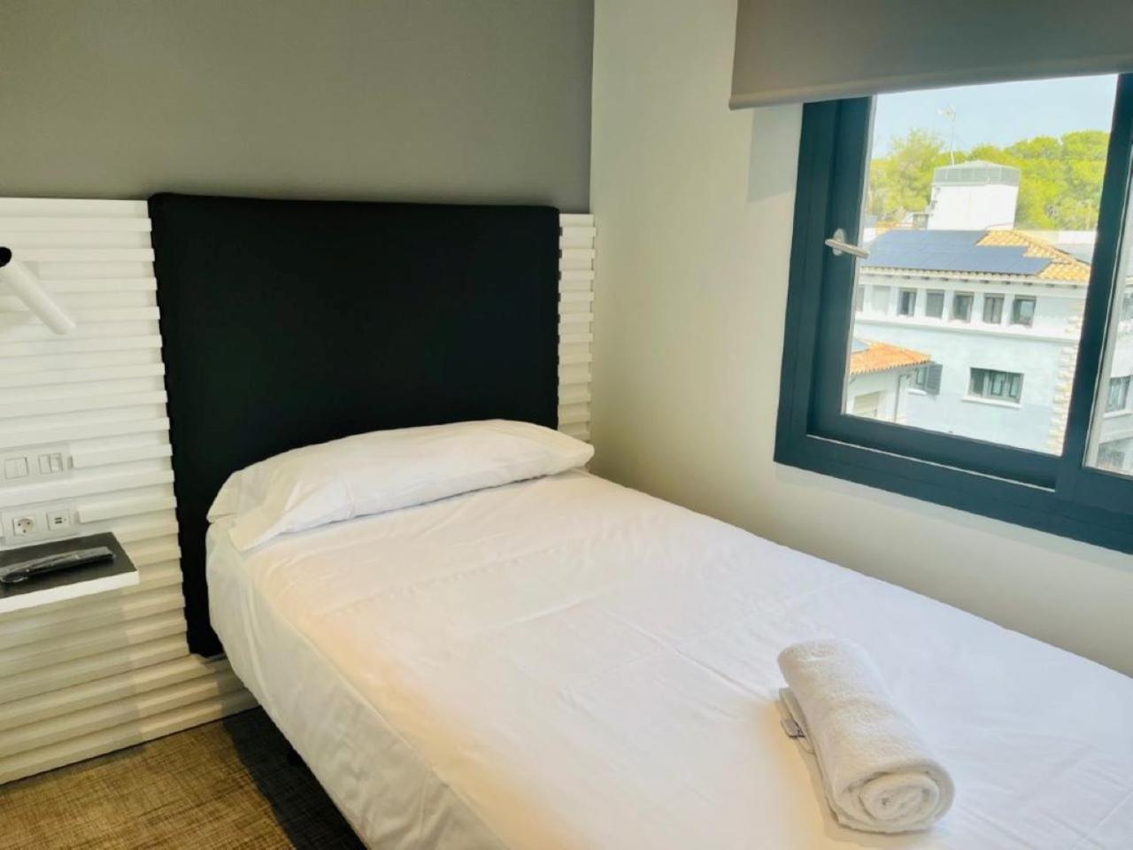 Hotel Sitges Rooms *